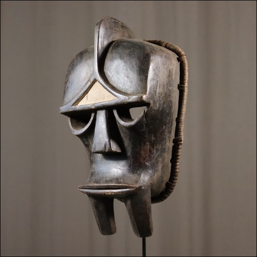 69616 gon maske kwele gabun - 69616),