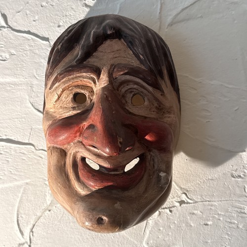 Handgeschnitzte fasnachtsmaske - handgeschnitzte,