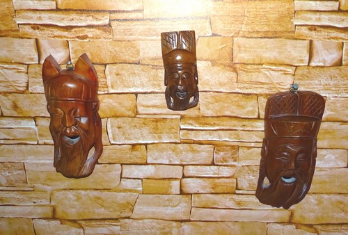 Masken aus holz - masken, fernost